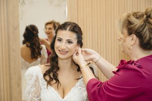 Irene y Marina el día de su boda en Jerez de la Frontera, tras llegar en coches de caballo a la Alameda Vieja antes de su ceremonia civil en la Bodega Álvaro Domecq.