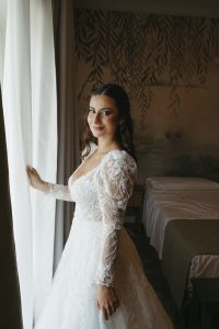 Irene y Marina el día de su boda en Jerez de la Frontera, tras llegar en coches de caballo a la Alameda Vieja antes de su ceremonia civil en la Bodega Álvaro Domecq.