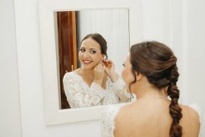 Irene y Marina el día de su boda en Jerez de la Frontera, tras llegar en coches de caballo a la Alameda Vieja antes de su ceremonia civil en la Bodega Álvaro Domecq.
