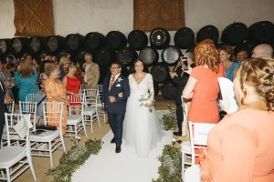 Irene y Marina el día de su boda en Jerez de la Frontera, tras llegar en coches de caballo a la Alameda Vieja antes de su ceremonia civil en la Bodega Álvaro Domecq.