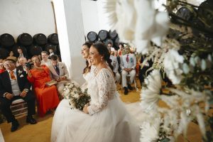 Irene y Marina el día de su boda en Jerez de la Frontera, tras llegar en coches de caballo a la Alameda Vieja antes de su ceremonia civil en la Bodega Álvaro Domecq.