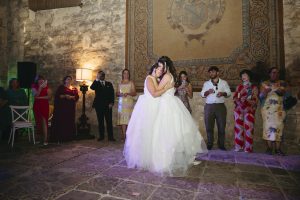 Irene y Marina el día de su boda en Jerez de la Frontera, tras llegar en coches de caballo a la Alameda Vieja antes de su ceremonia civil en la Bodega Álvaro Domecq.